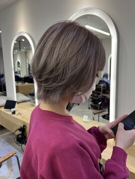 ジーナ 渋谷駅前(Zina) shion レイヤーボブ×ハイトーングレージュ