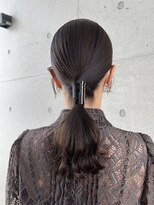 アチーブ ヘア デザイン(achieve hair design)&nbsp;ヘアセット タイトでクールな大人ポニー シンプル黒髪暗髪
