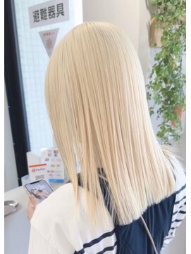 ユウル 横浜(juhl.) ブリーチ抜きっぱなし/ハイトーンカラー/ぱっつん前髪/韓国/横浜