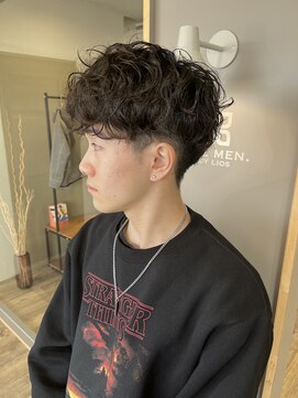 ザメンバイリオス(THE MEN. BY LIOS) 外国風パーマスタイル