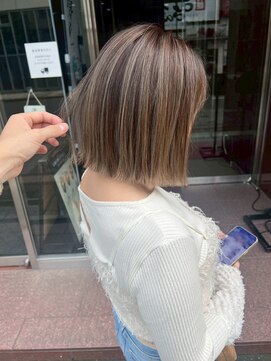 ウル(Ulu) 白髪ぼかしバレイヤージュ