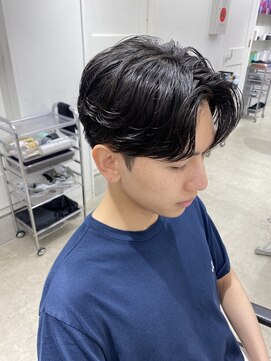 フィフス 栄(fifth) センターパートニュアンスパーマ刈り上げツーブロックメンズヘア