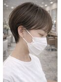 40代50代耳かけショートボブ！丸みショート白髪ぼかし