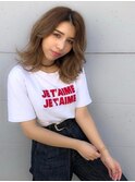 エレガントミディアムウルフ×ミルクティー×ハイライトカラー