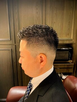 バレス 田町(BALES) [スキンフェード/ツイストスパイラル/田町]