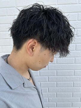 ヒュイル バイ ニアウ(Hwyl by Niau) メンズマッシュツイストパーマスパイラルパーマニュアンスパーマ