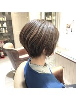 シャイン ヘア ブレンド 二子玉川(Shine hair blend) 白髪ぼかしハイライト×ショートベージュ