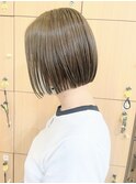 【morio成増 セリザワ】ぱっつんボブ アッシュベージュ