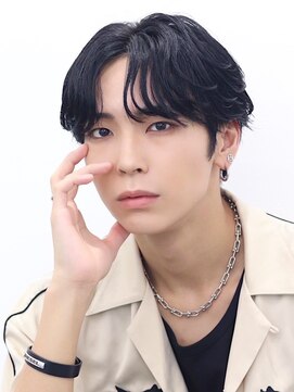 シャイン 大宮(SHINE) メンズカット/パーマ/ヘッドスパ/ブリーチ/眉毛/韓国/大宮/Men's