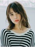 無造作ミディアムレイヤーナチュラルベージュ