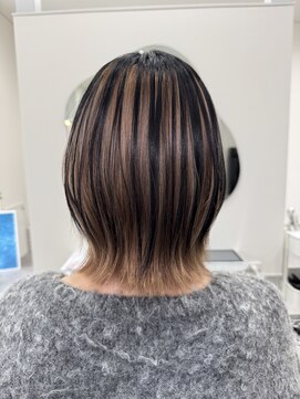 ナッティー(natty) レイヤーボブ×ブラックアンブレラ