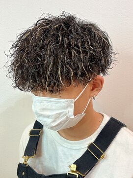 エルマーク 京都河原町(L-MARK) メッシュハイライトスパイラルパーマツイストパーマツーブロック