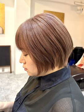 ルイ(ROUIS produced by LUCK 津田沼) 白髪ぼかしハイライト/大人ボブ/大人ショート/ピンクベージュ