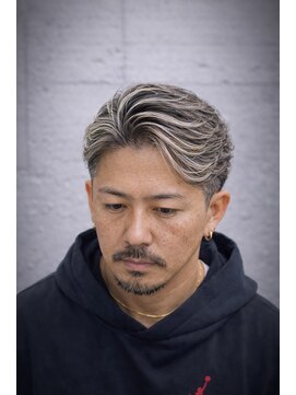 大人メンズの白髪ぼかしバレイヤージュフェード