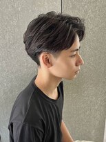 ニアウ 太田店(Niau)&nbsp;メンズショートセンターパート毛流れ重視ニュアンスパーマ