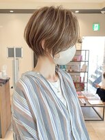 バンプ ギンザ(BUMP GINZA)&nbsp;40.50代前下がりショートボブ×白髪ぼかしハイライト【湯本】