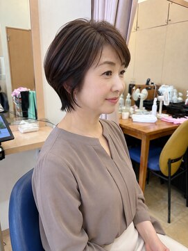 ヘアースタジオフォルム マダム風ショートグラデーションボブ