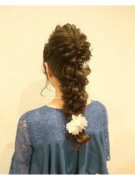 リアム ヘアアンドメイク(liam hair and make) *アレンジワンテール*
