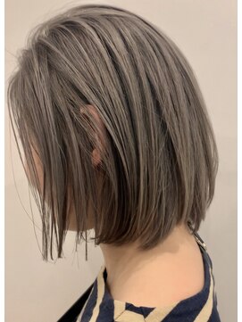 ウィルゴ(VIRGO) 外国人風ハイライトカラー/ショートボブ/アッシュベージュ