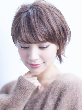 無垢(muku) 大人可愛い小顔美髪ツヤ感前下がりショートボブ丸みショートA4