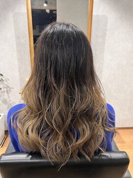 ビスイル 秋葉原店(Vis ill) ブリーチ/グラデーション/ベージュ/セミロング/外巻き