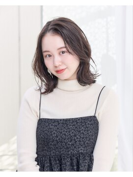 ミチオ ノザワ ヘアサロン ギンザ(Michio Nozawa HAIR SALON Ginza) ナチュラルブルージュ外ハネ顔まわりレイヤー