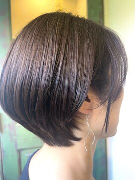 ペルルヘアー(Perlehair) 前下がりグラデーション