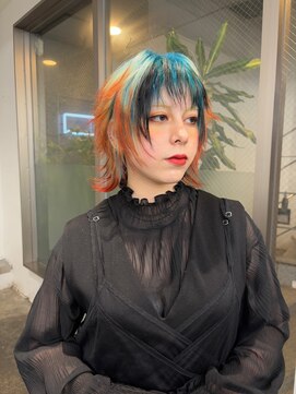 レコ 渋谷(LECO) ブルー×オレンジのショートウルフ