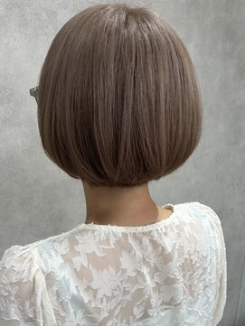 ルノン シェリー(LUNON cheliy) イメチェンヘアスタイルホワイトブロンド外ハネボブ美髪のススメ