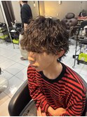 波巻きパーマ 波巻き メンズパーマ 眉毛 刈り上げ