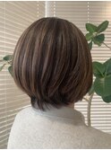 大人可愛い小顔ショートボブ前下がりショートハイライト