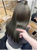 オリーブグレージュ