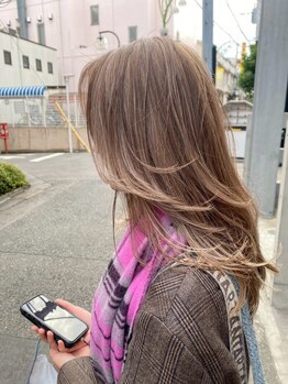 クラム(clam.)の写真/白髪染めでも明るい色味を楽しめる♪髪のダメージを最小限に抑えたカラーで、艶のある美髪へ☆