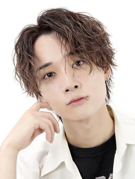 オーシャントーキョー 心斎橋(OCEAN TOKYO WEST) 波巻きパーマツイストスパイラルパーマセンターパートウルフ