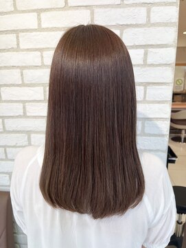 アッシュ 十日市場店(Ash) ナチュラルなベージュの アースカラー