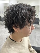 ヒュイル バイ ニアウ(Hwyl by Niau)&nbsp;メンズセンターパートツイストスパイラルパーマニュアンスパーマ