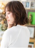 くせ毛風レイヤーカットエアリーミディTb6浦和20代30代40代