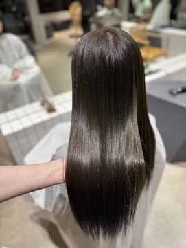 ニーイチイチ(211) オリーブベージュ/オリーブグレー