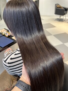 イワイナゴヤ(i i -IWAI NAGOYA-) 艶髪カラー