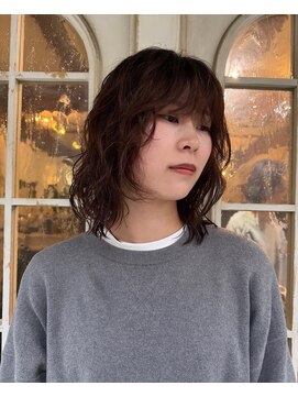 アデ オモテサンドウ(ade omotesando) 季節のイメチェンに◎　ラフに揺れる　ミディアムウェーブ