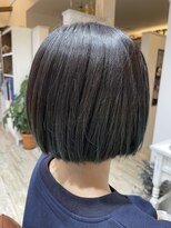 シータ(Sheta)&nbsp;動きも出しやすい切りっぱなしボブ