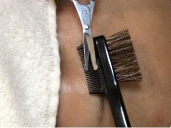 カットスタジオ てるてるぼーずの写真/【BARBERカットの醍醐味】理容師による本格シェービングで《整えられた》大人のきちんと感を！