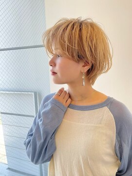 イヴォークトーキョーオーサカ(EVOKE TOKYO osaka) ワンカールショート ハイトーン 耳かけ 20代おすすめヘア