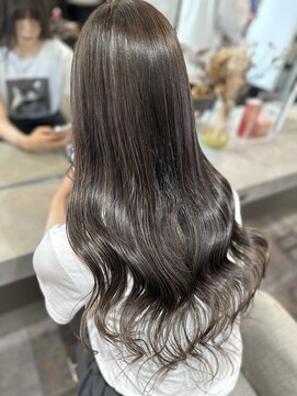 ラビス 浦和(Lovis) 美髪/ネビージュ/大人かわいい/透明感ショート[浦和]