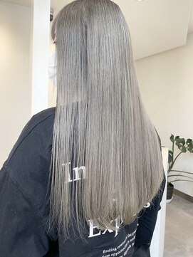 ツキ 横浜店(tuki) ミルクティーベージュダブルカラーケアブリーチインナーカラー