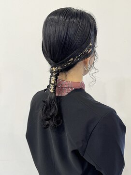 エメ 小山(Aimer) タイトアレンジ/ポニーテール/金箔/小山/お呼ばれアレンジ