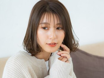 シンパティカ(Simpatica)の写真/今だけでなく未来の美しさを見据えた、ダメージレスなグレイカラーをご提案◎理想のヘアスタイルに。