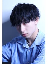 コンフィデンス 新宿3rd(confidence) メンズブルーブラック前下がりマッシュスパイラルパーマ刈り上げ