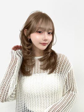 アマトウキョウ アユンチェ(AMA TOKYO×AYUNCHE) 顔まわりから繋がるレイヤーカット