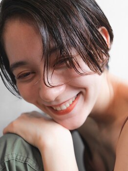 アオ 横浜(a-o)の写真/グレイカラーもオシャレに楽しむ大人女性の特等席!艶のある髪へ導きます☆